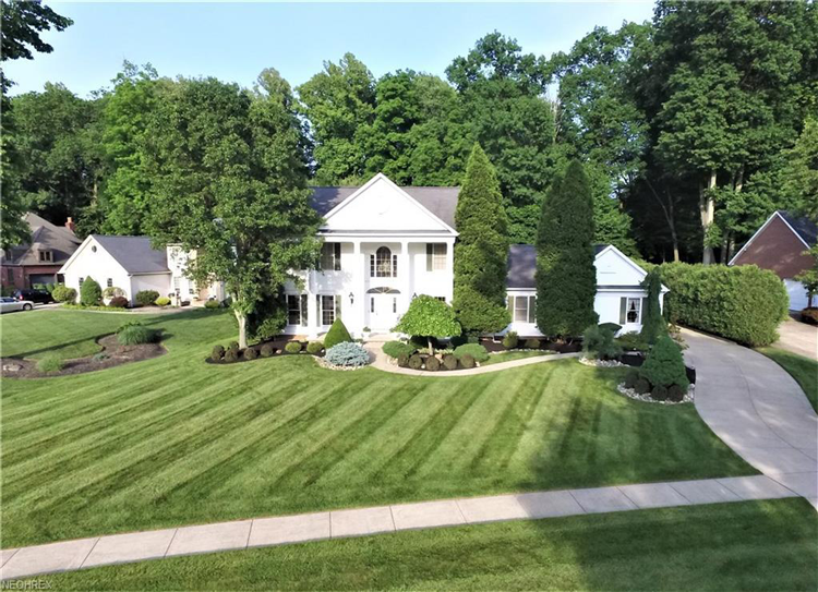 832 Bentley Pl, Tallmadge, Ohio